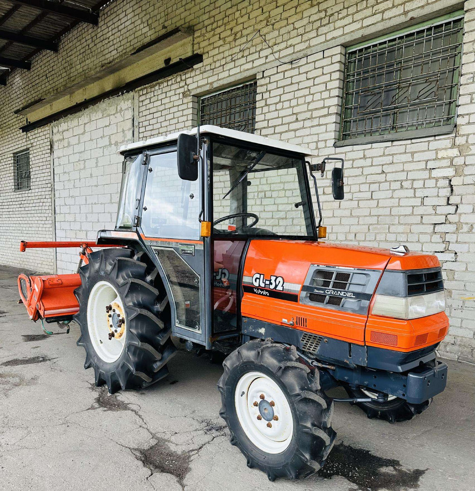Kubota GL32 - Tracteur agricole: photos 2 Kubota GL32 - Tracteur agricole: photos 2