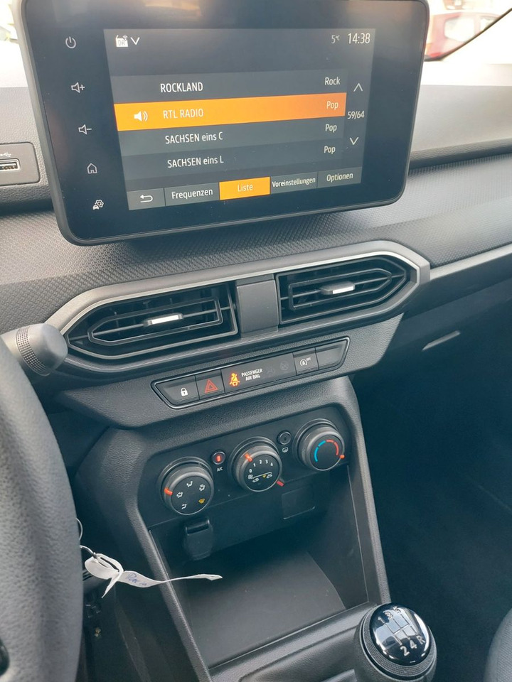 Berline Dacia Sandero III Essential Klima DAB M+S Android PDC: photos 13 Berline Dacia Sandero III Essential Klima DAB M+S Android PDC: photos 13