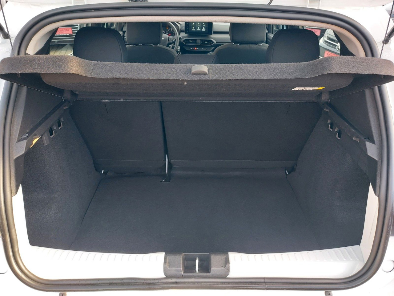 Berline Dacia Sandero III Essential Klima DAB M+S Android PDC: photos 17 Berline Dacia Sandero III Essential Klima DAB M+S Android PDC: photos 17