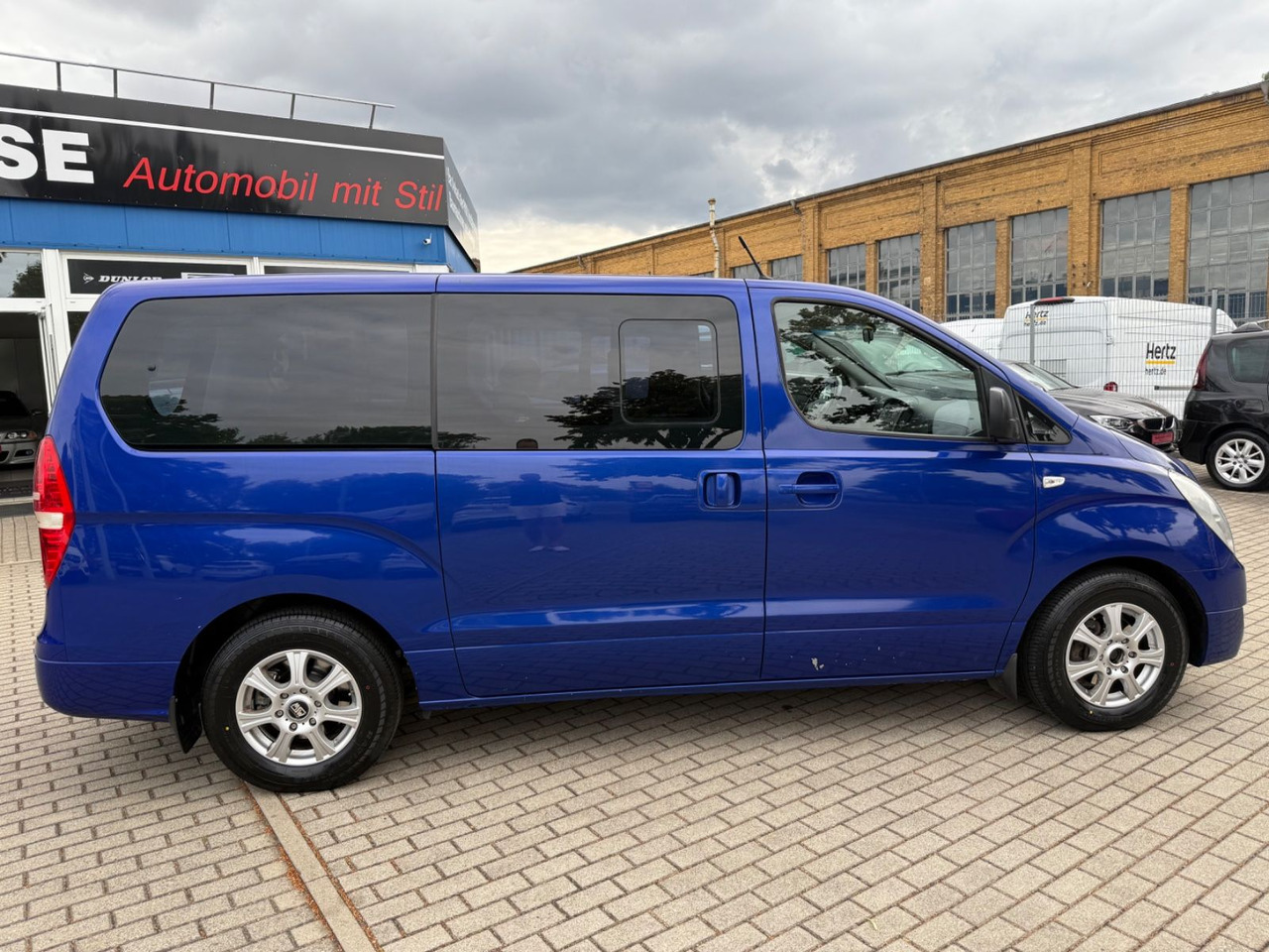 Hyundai H-1 Travel Comfort 8 SITZER KLIMAA. STANDHEIZUNG - Transport de personnes: photos 3 Hyundai H-1 Travel Comfort 8 SITZER KLIMAA. STANDHEIZUNG - Transport de personnes: photos 3