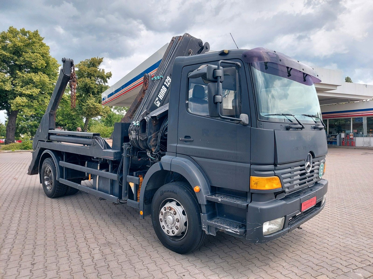 Mercedes-Benz Actros 1828 Hiab Absetzkipper Hiab Kran Absetzer - Camion benne, Camion grue: photos 1 Mercedes-Benz Actros 1828 Hiab Absetzkipper Hiab Kran Absetzer - Camion benne, Camion grue: photos 1