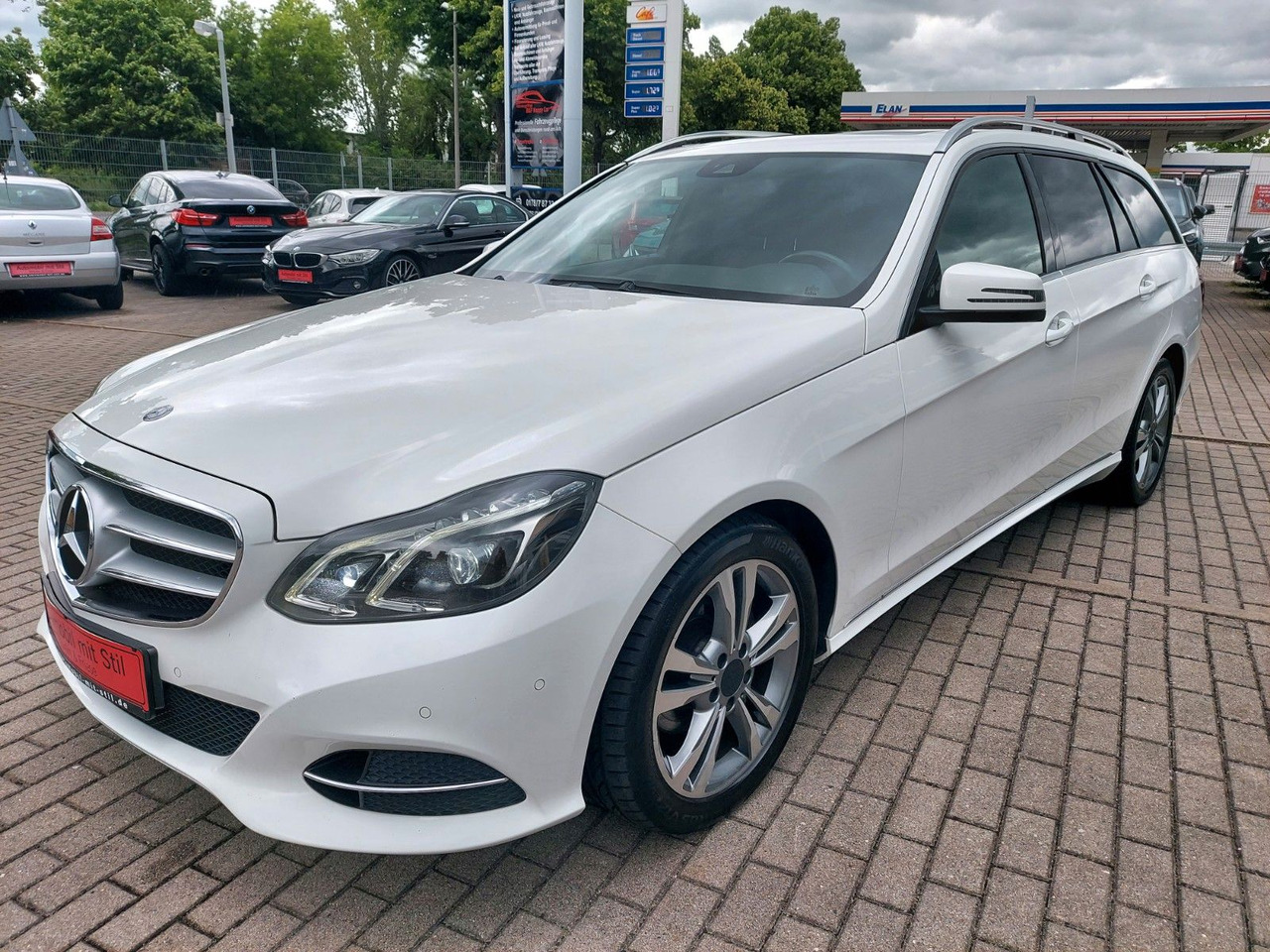 Mercedes-Benz E 220 E -Klasse T 220CDI LED Glasdach Leder Navi - Voiture: photos 5 Mercedes-Benz E 220 E -Klasse T 220CDI LED Glasdach Leder Navi - Voiture: photos 5