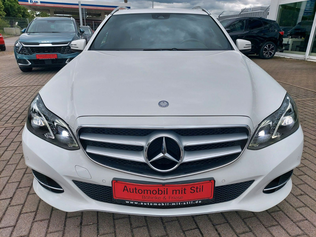 Mercedes-Benz E 220 E -Klasse T 220CDI LED Glasdach Leder Navi - Voiture: photos 4 Mercedes-Benz E 220 E -Klasse T 220CDI LED Glasdach Leder Navi - Voiture: photos 4