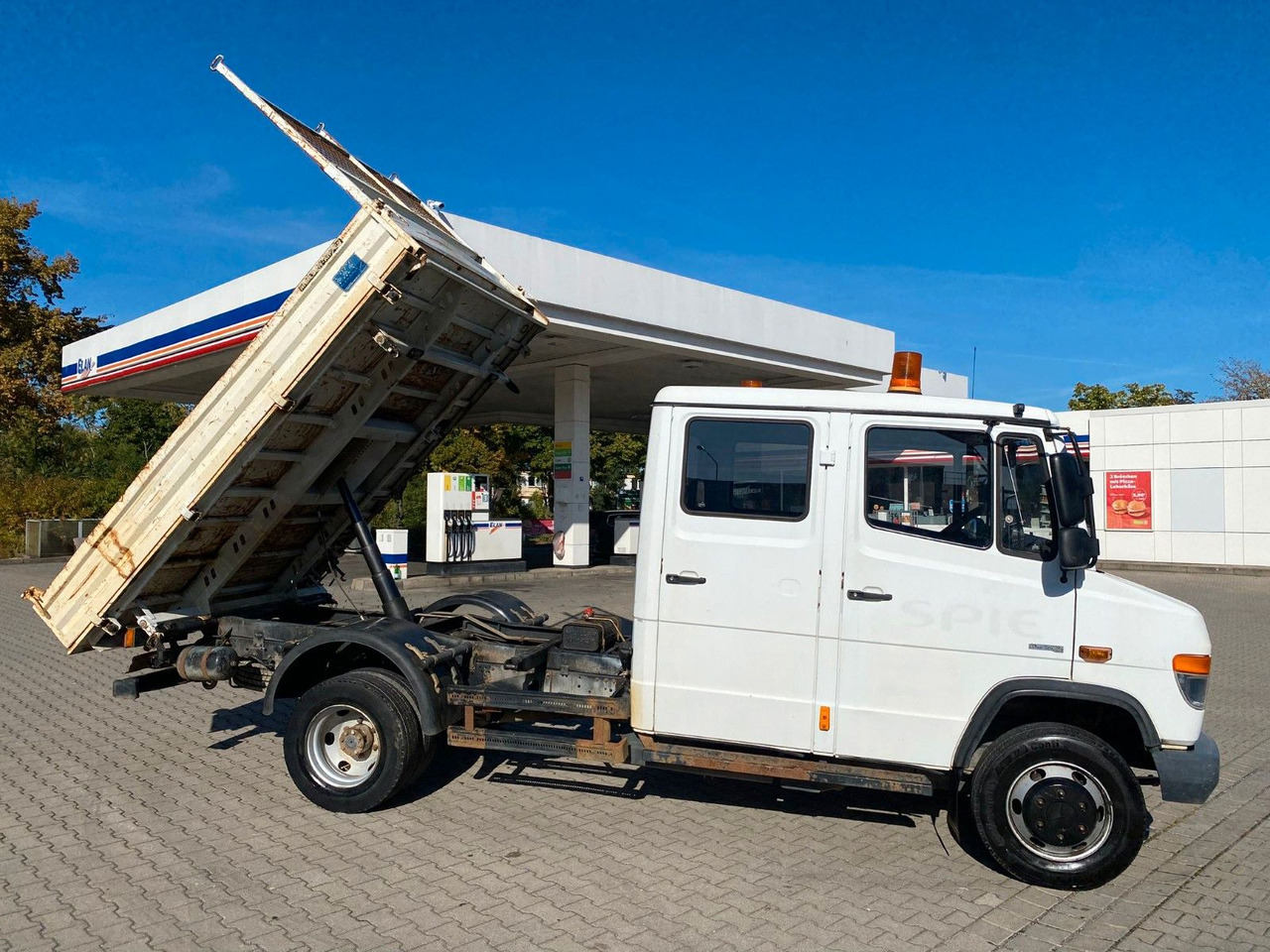 Mercedes-Benz VARIO 816D Doka 3 Seiten Kipper Meiller - Véhicule utilitaire benne, Utilitaire double cabine: photos 1 Mercedes-Benz VARIO 816D Doka 3 Seiten Kipper Meiller - Véhicule utilitaire benne, Utilitaire double cabine: photos 1