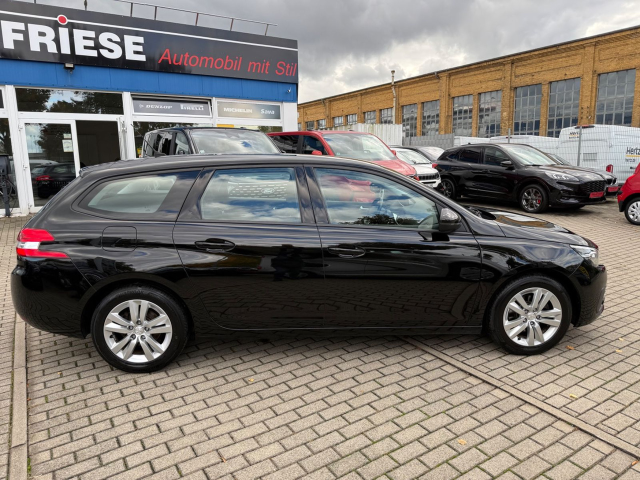 Peugeot 308 SW Active TEMPOMAT NAVI KLIMAA NAVI - Voiture break: photos 3 Peugeot 308 SW Active TEMPOMAT NAVI KLIMAA NAVI - Voiture break: photos 3