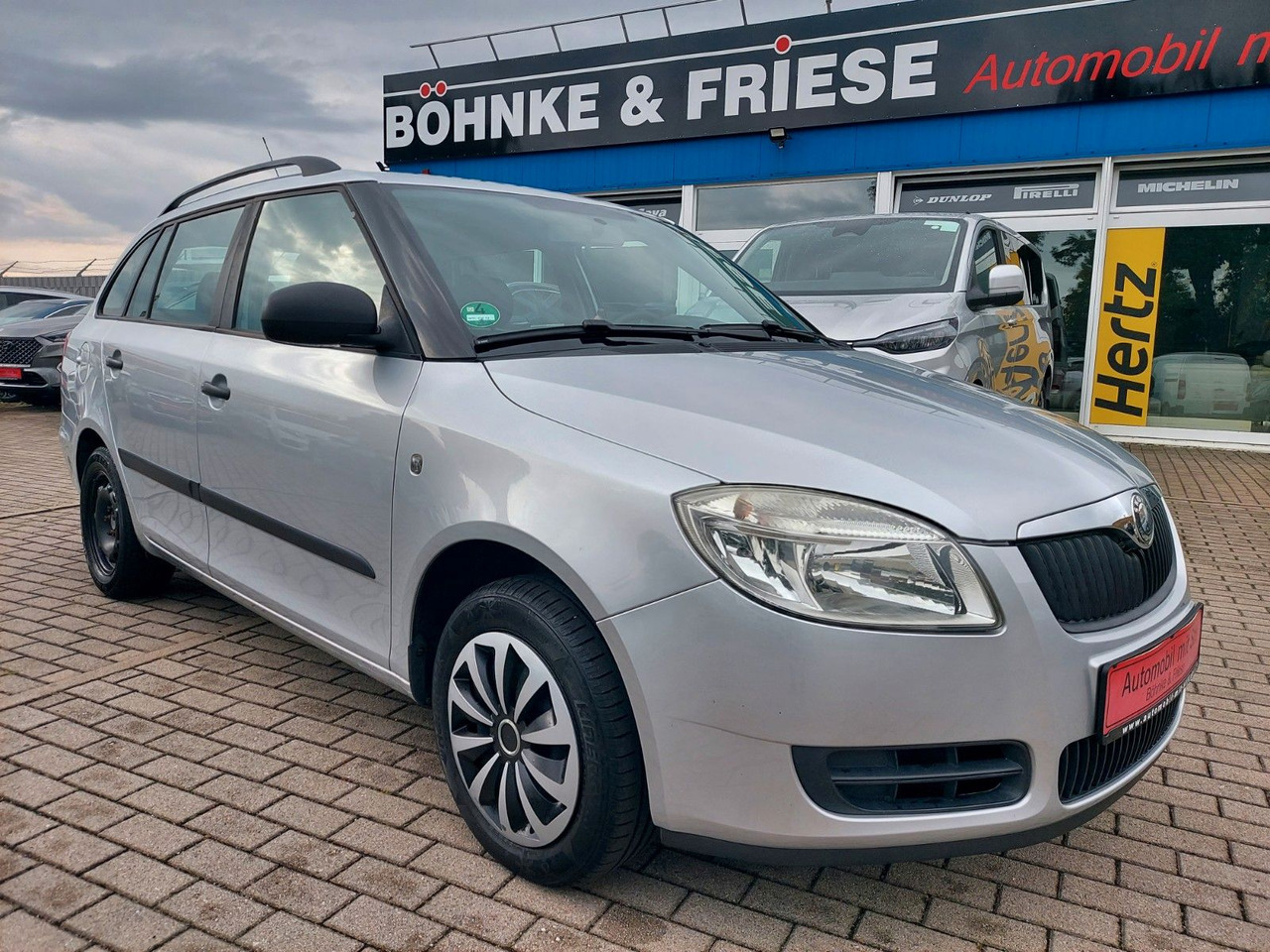 Skoda Fabia Combi Cool Edition Klima AHK - Voiture break: photos 1 Skoda Fabia Combi Cool Edition Klima AHK - Voiture break: photos 1