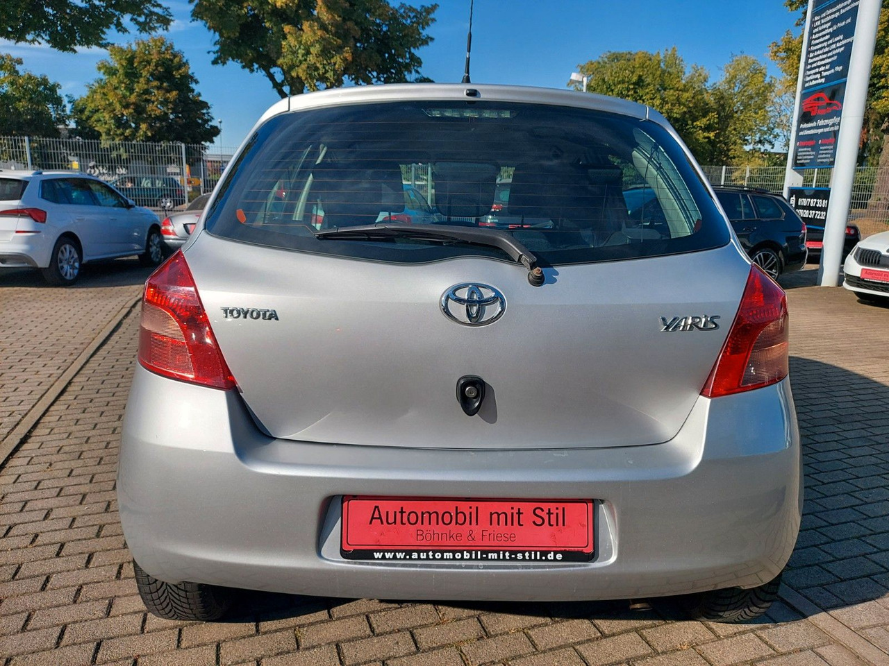 Toyota Yaris Sol Klima - Voiture: photos 4 Toyota Yaris Sol Klima - Voiture: photos 4