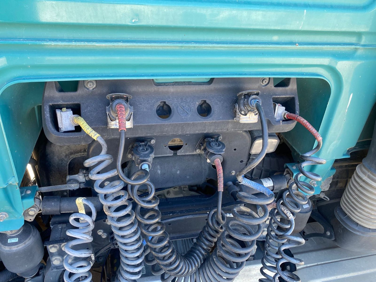 DAF XF 440 EURO 6 KIPPHYDRAULIK ALUFELGEN - Tracteur routier: photos 5 DAF XF 440 EURO 6 KIPPHYDRAULIK ALUFELGEN - Tracteur routier: photos 5