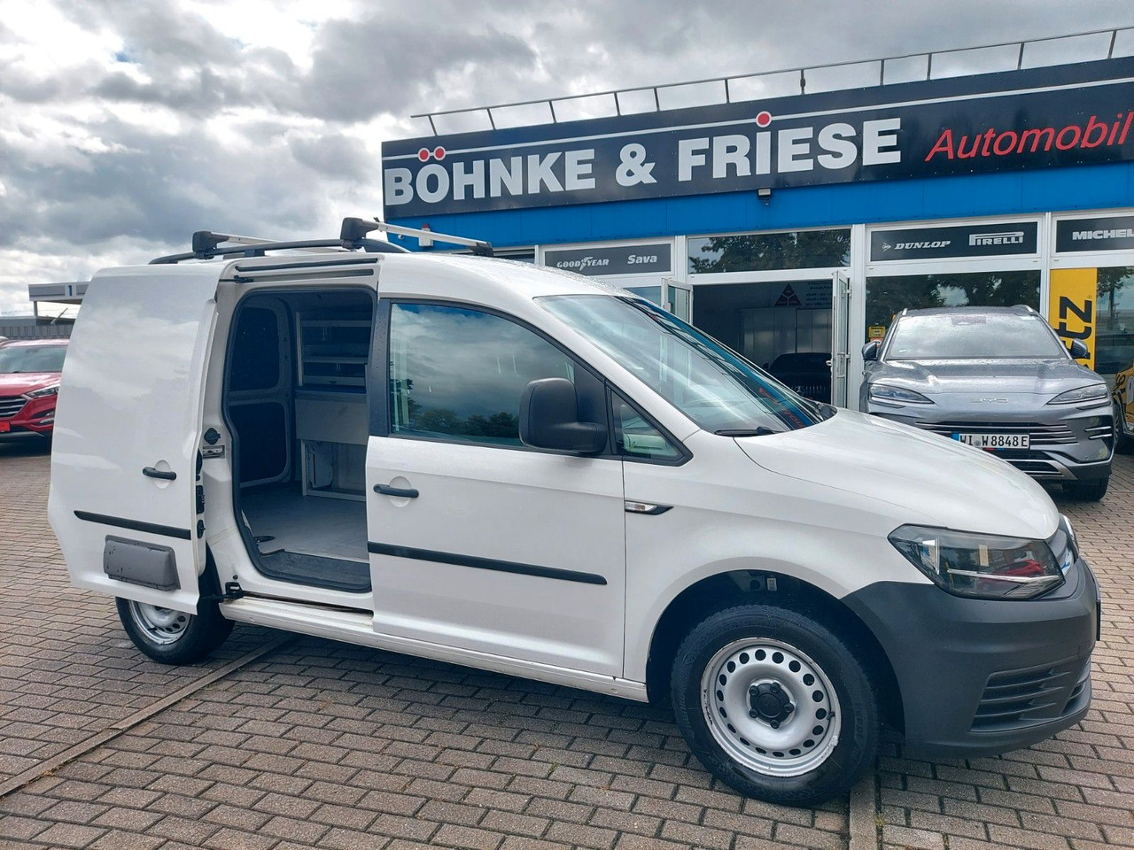 Volkswagen Caddy Kasten Klima Sortimo Regal AHK - Transport de personnes: photos 1 Volkswagen Caddy Kasten Klima Sortimo Regal AHK - Transport de personnes: photos 1
