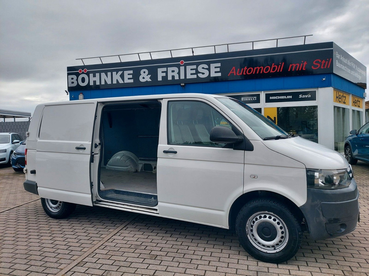 Volkswagen T5 Transporter Kasten Kombi lang Klima AHK - Transport de personnes: photos 1 Volkswagen T5 Transporter Kasten Kombi lang Klima AHK - Transport de personnes: photos 1