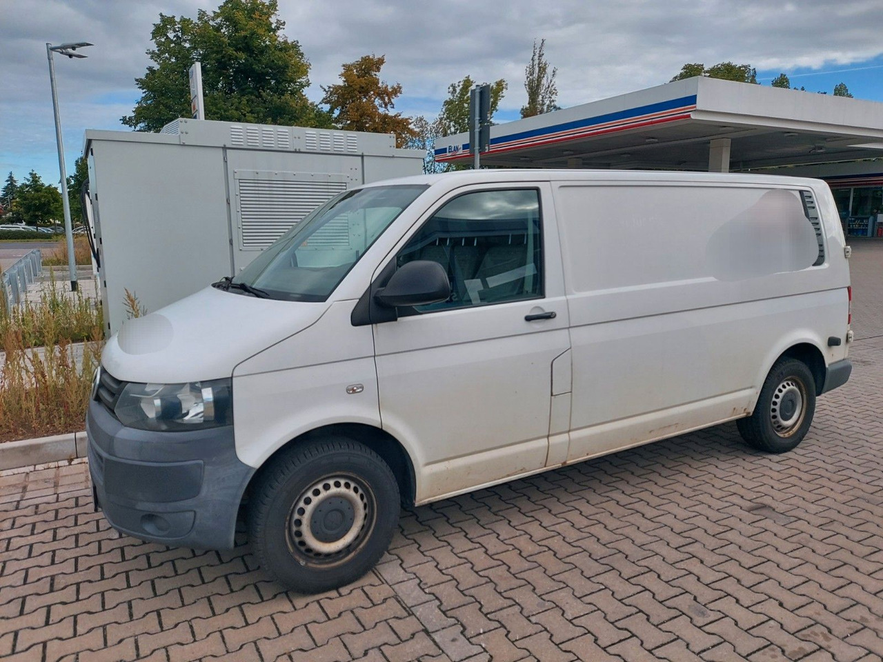 Volkswagen T5 Transporter Kasten Kombi lang Klima AHK - Transport de personnes: photos 1 Volkswagen T5 Transporter Kasten Kombi lang Klima AHK - Transport de personnes: photos 1