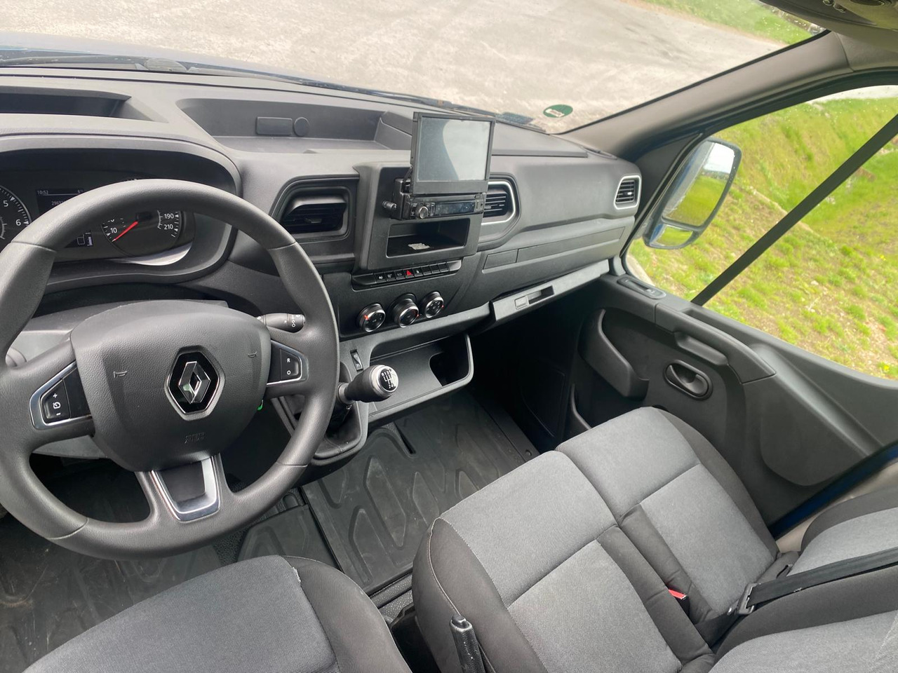RENAULT MASTER 165 - Véhicule utilitaire plateau baché: photos 3 RENAULT MASTER 165 - Véhicule utilitaire plateau baché: photos 3