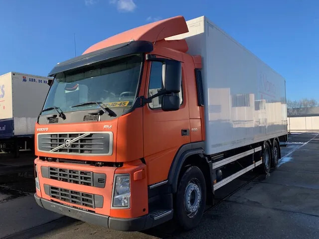 Volvo FM 330 6X2 APK nieuw Closed Box taillift steering axle - Camion fourgon: photos 1 Volvo FM 330 6X2 APK nieuw Closed Box taillift steering axle - Camion fourgon: photos 1