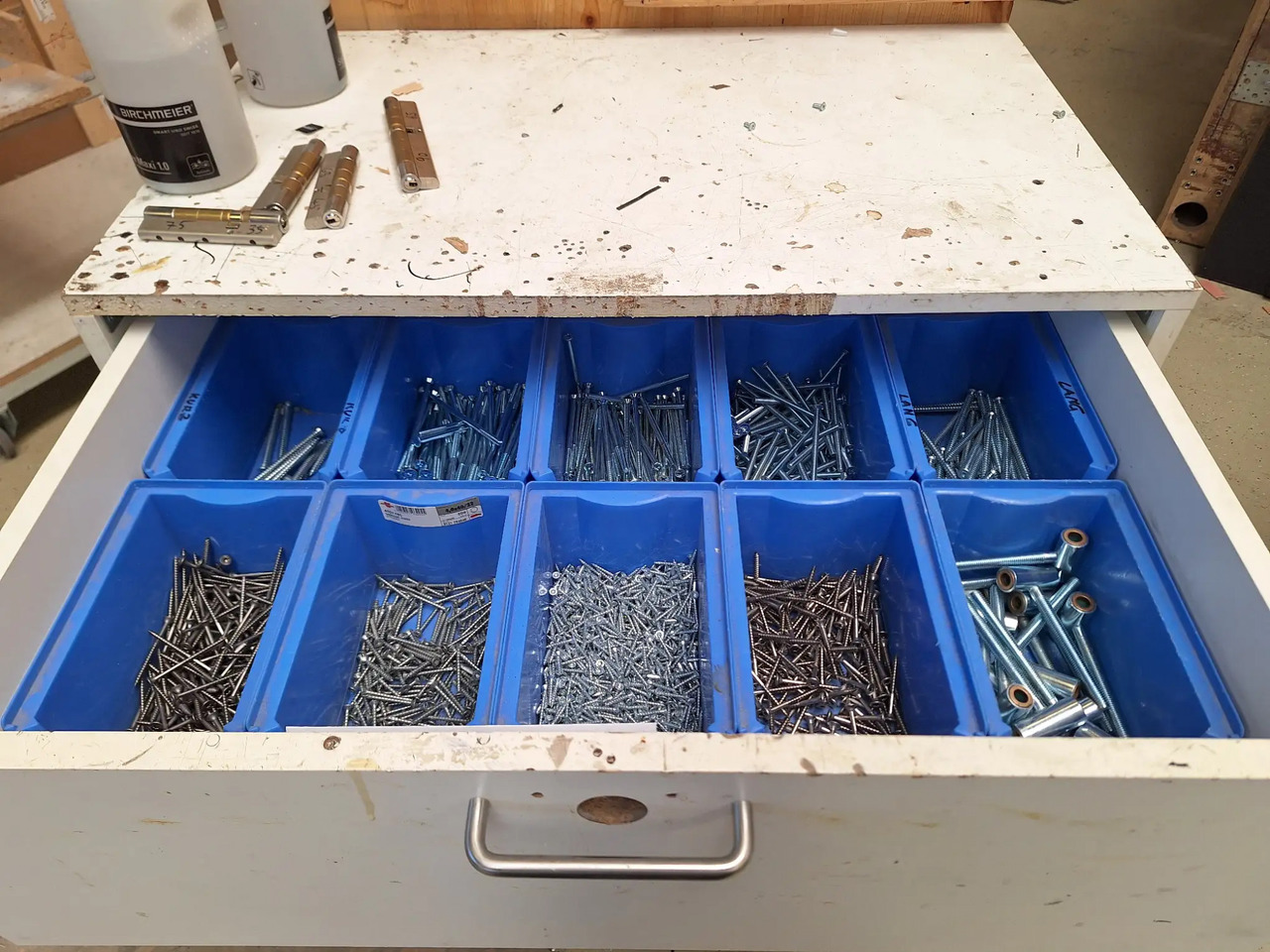 1 Stk. Arbeitsplatz - Équipement de garage: photos 3 1 Stk. Arbeitsplatz - Équipement de garage: photos 3