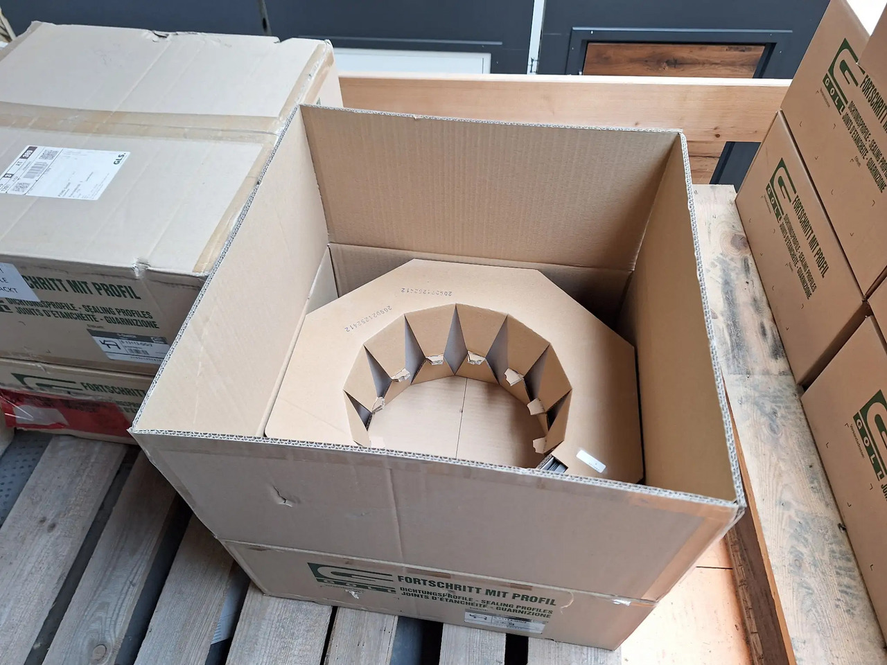 1 Stk. Dichtungsprofil (Goll) - Équipement de garage: photos 1 1 Stk. Dichtungsprofil (Goll) - Équipement de garage: photos 1