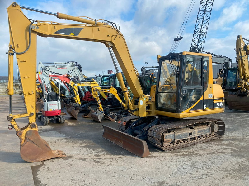 Caterpillar 307B NVT - Mini pelle: photos 1 Caterpillar 307B NVT - Mini pelle: photos 1