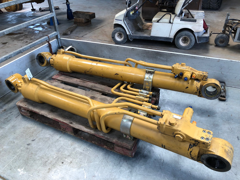 Caterpillar 322B Boomcylinder OEM 1184166 - Hydraulique: photos 1 Caterpillar 322B Boomcylinder OEM 1184166 - Hydraulique: photos 1