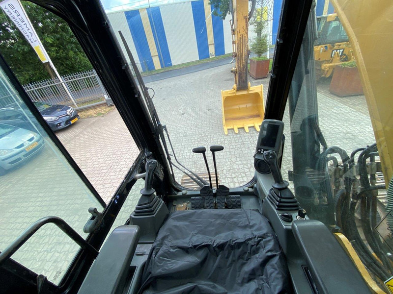 Caterpillar 324 D NVT - Pelle sur chenille: photos 4 Caterpillar 324 D NVT - Pelle sur chenille: photos 4