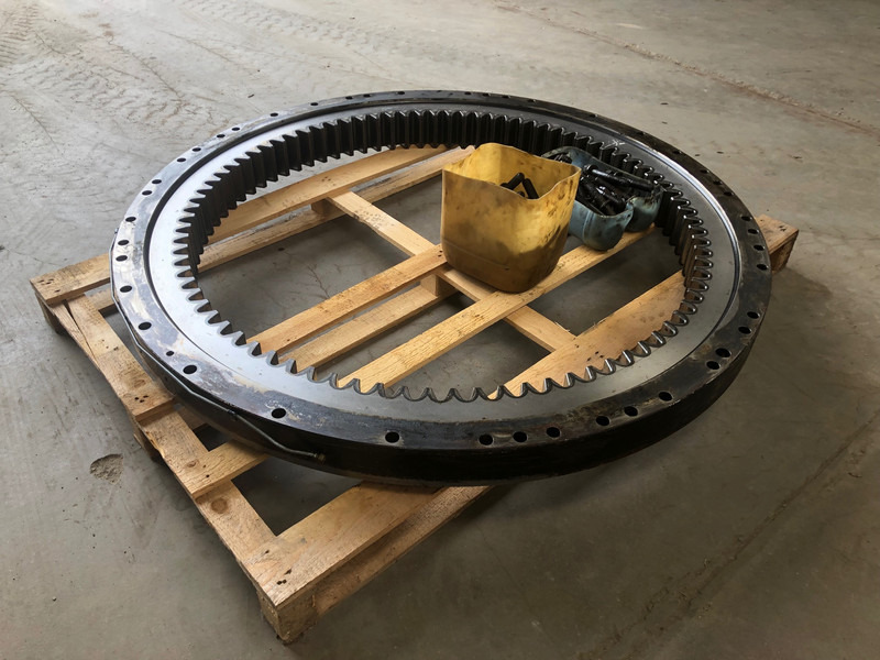 Caterpillar 330/336 Slewring OEM 3530487 - Frame/ Châssis: photos 1 Caterpillar 330/336 Slewring OEM 3530487 - Frame/ Châssis: photos 1