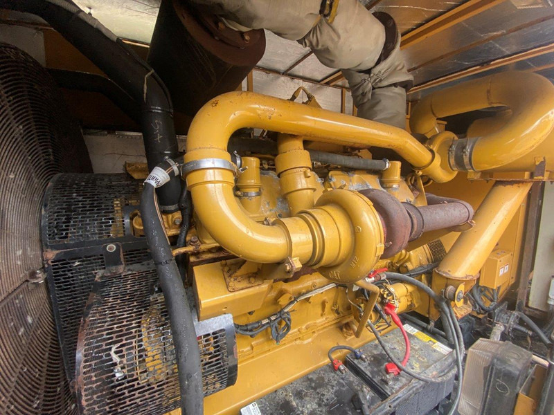 Caterpillar 3412C 900 KVA NVT - Groupe électrogène: photos 5 Caterpillar 3412C 900 KVA NVT - Groupe électrogène: photos 5