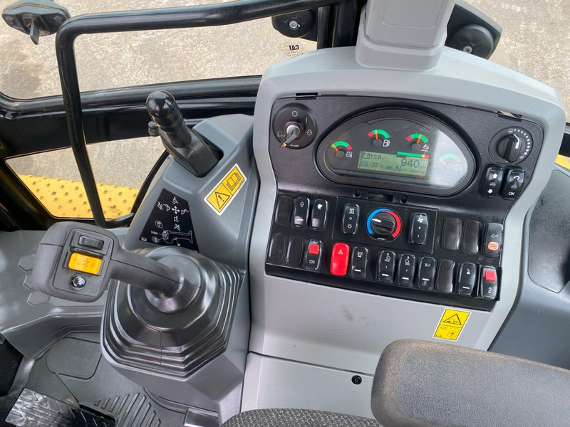 Caterpillar 432F2 NVT - Tractopelle: photos 4 Caterpillar 432F2 NVT - Tractopelle: photos 4