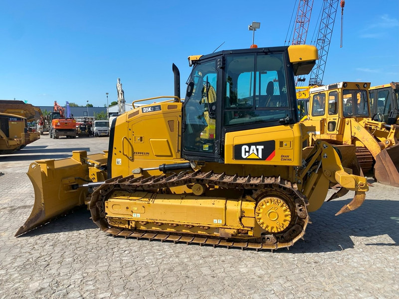 Caterpillar D5K2 XL NVT - Bulldozer: photos 2 Caterpillar D5K2 XL NVT - Bulldozer: photos 2