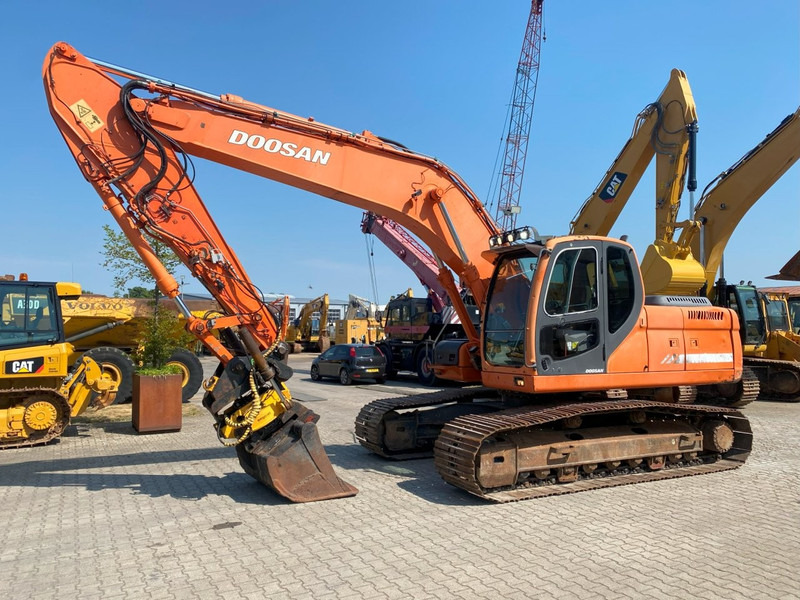 Doosan DX 225 LC-3 NVT - Pelle sur chenille: photos 3 Doosan DX 225 LC-3 NVT - Pelle sur chenille: photos 3