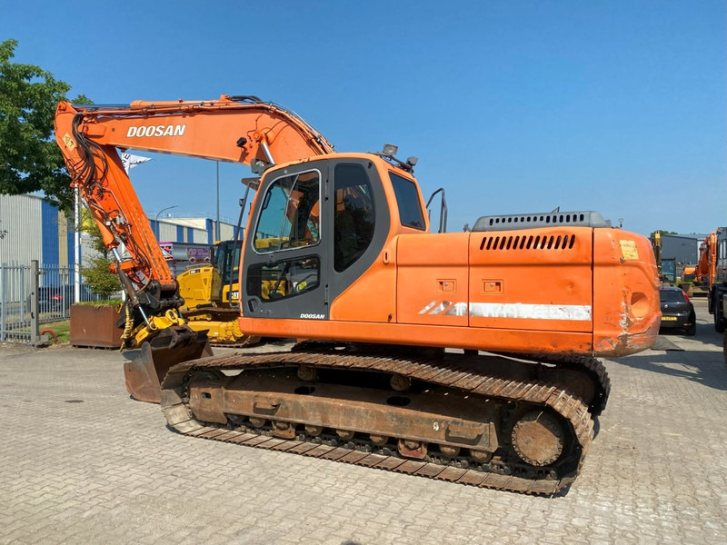 Doosan DX 225 LC-3 NVT - Pelle sur chenille: photos 1 Doosan DX 225 LC-3 NVT - Pelle sur chenille: photos 1