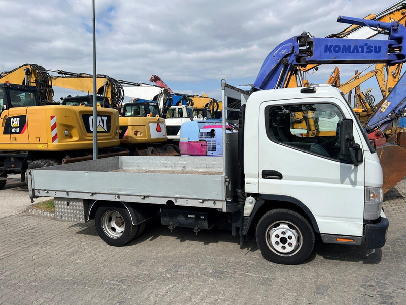 Mitsubishi Fuso Canter 3C18 NVT - Engins de chantier: photos 1 Mitsubishi Fuso Canter 3C18 NVT - Engins de chantier: photos 1