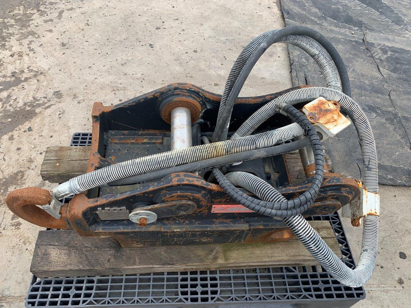 Oil Quick OQ 70 - Attache rapide: photos 4 Oil Quick OQ 70 - Attache rapide: photos 4