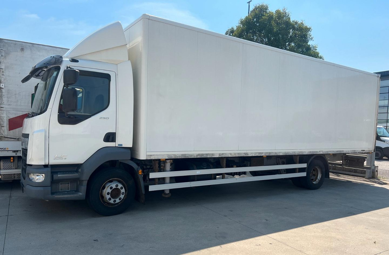 Daf lf 250 fa furgone 8 mt euro 6 - Camion fourgon: photos 1 Daf lf 250 fa furgone 8 mt euro 6 - Camion fourgon: photos 1