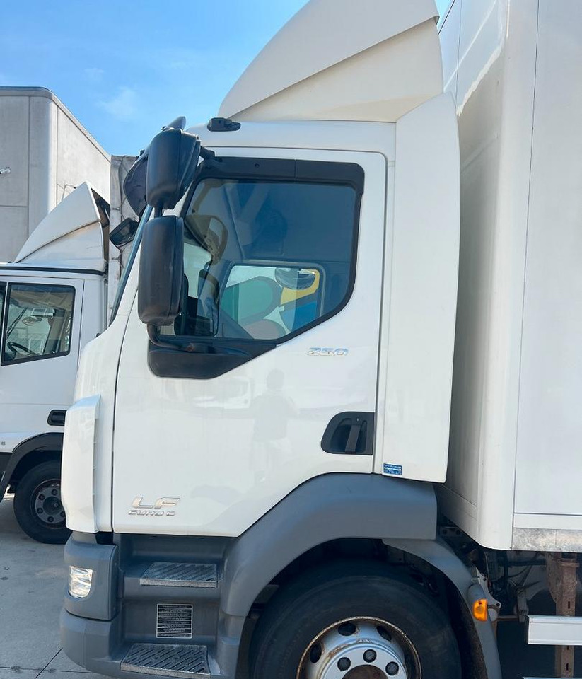 Daf lf 250 fa furgone 8 mt euro 6 - Camion fourgon: photos 4 Daf lf 250 fa furgone 8 mt euro 6 - Camion fourgon: photos 4