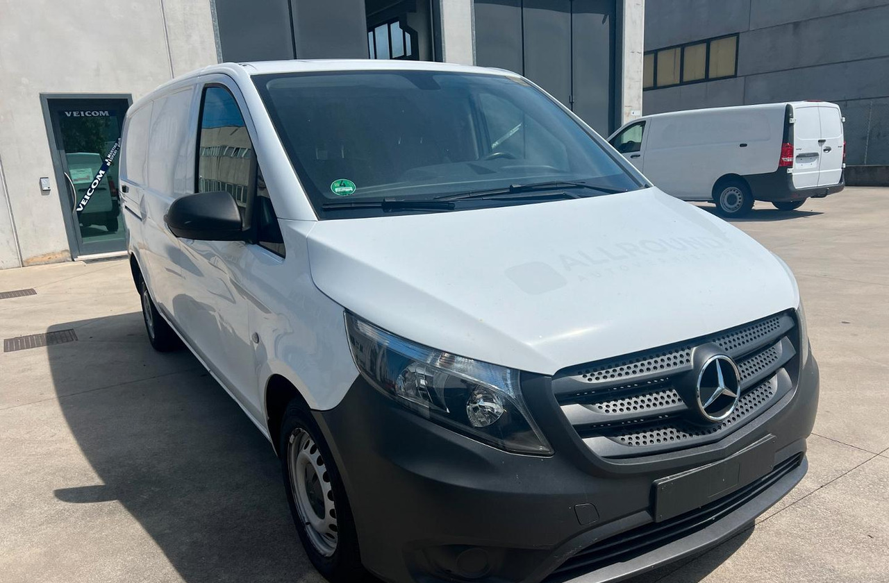 Mercedes vito 111 - Fourgon utilitaire: photos 5 Mercedes vito 111 - Fourgon utilitaire: photos 5