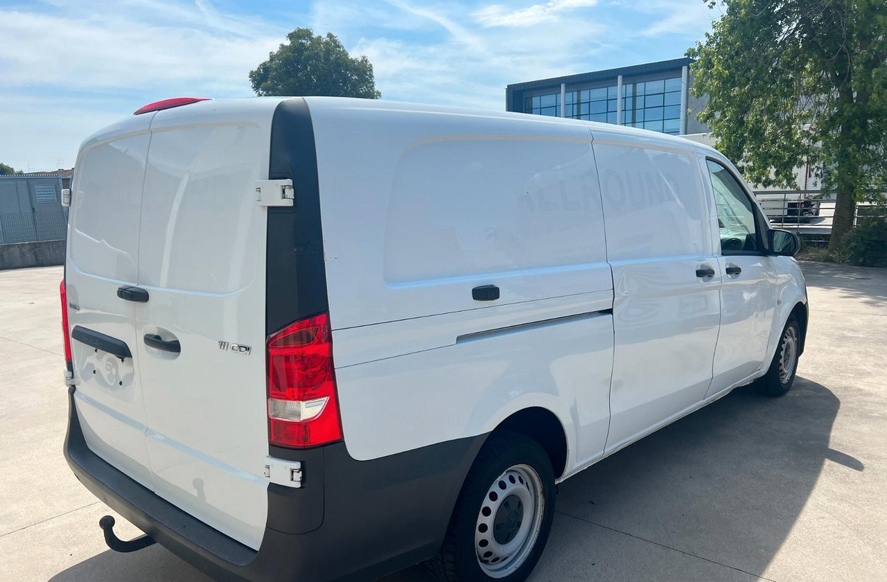 Mercedes vito 111 - Fourgon utilitaire: photos 2 Mercedes vito 111 - Fourgon utilitaire: photos 2