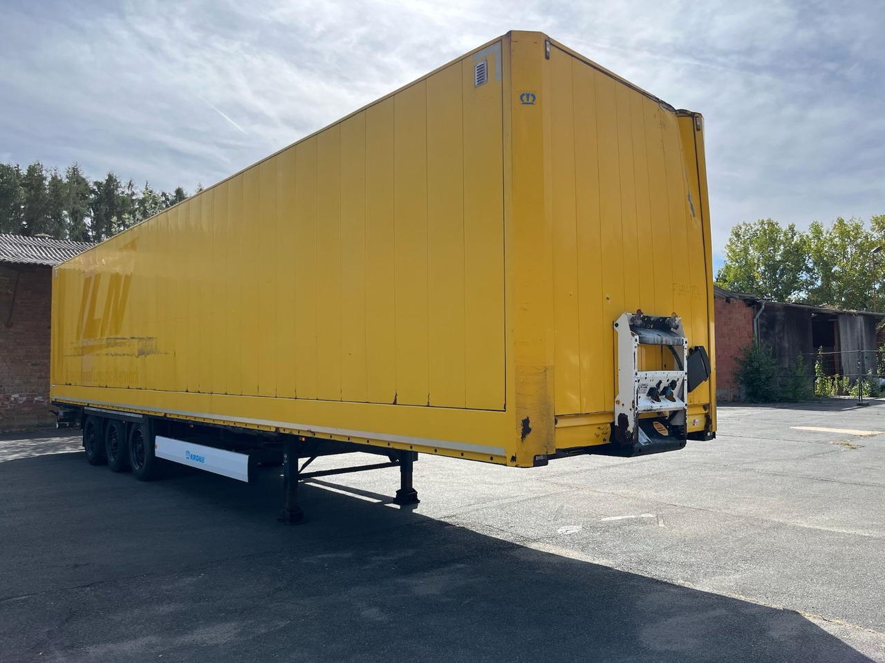 Krone SD/DA03LNF Koffer/TÜV03-2026/Payload-27607kg - Semi-remorque fourgon: photos 1 Krone SD/DA03LNF Koffer/TÜV03-2026/Payload-27607kg - Semi-remorque fourgon: photos 1