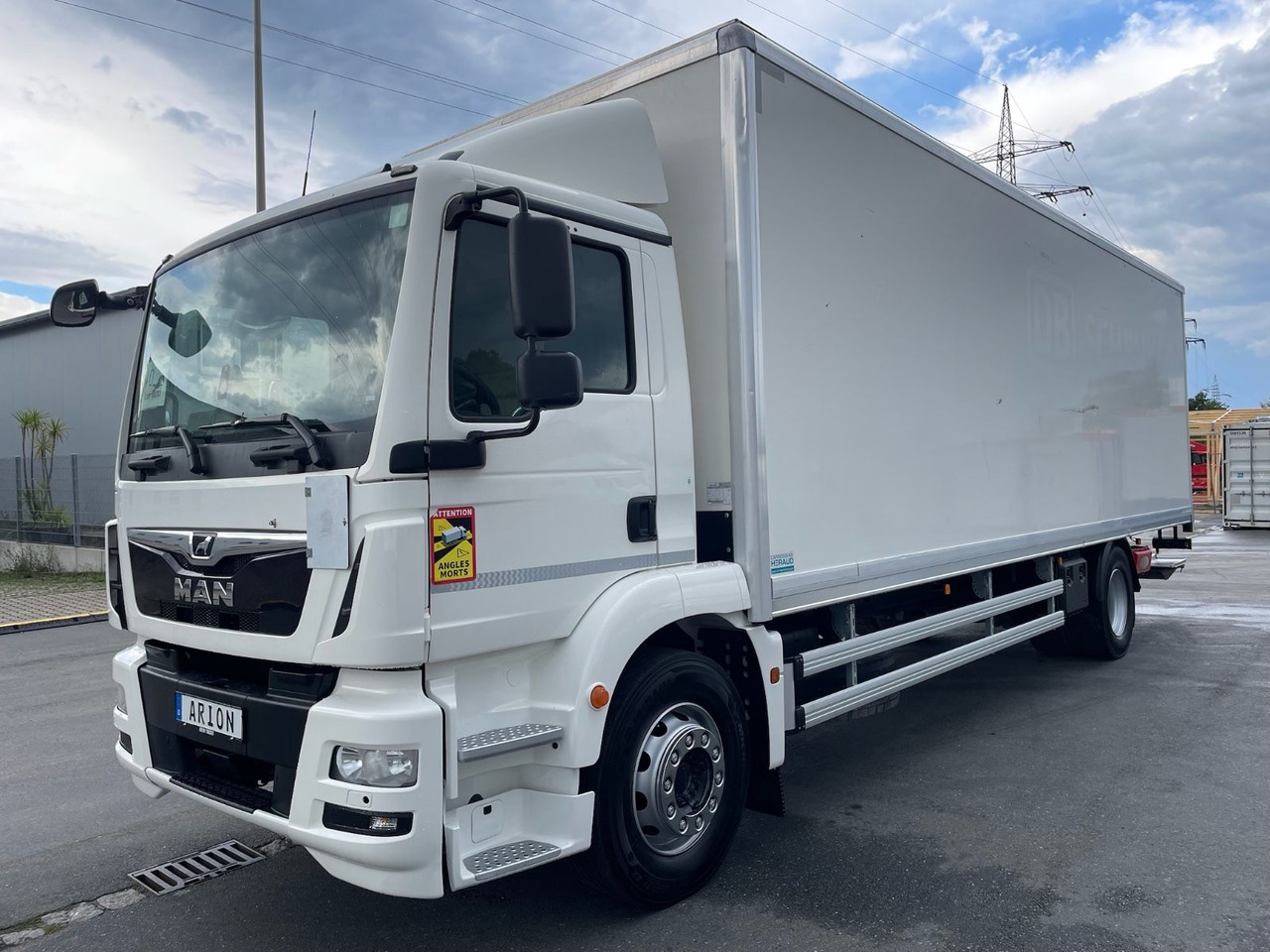 MAN TGM 18.290 4x2 BL Koffer/LBW/PALFINGER/8,2m/EU6 - Camion fourgon: photos 2 MAN TGM 18.290 4x2 BL Koffer/LBW/PALFINGER/8,2m/EU6 - Camion fourgon: photos 2