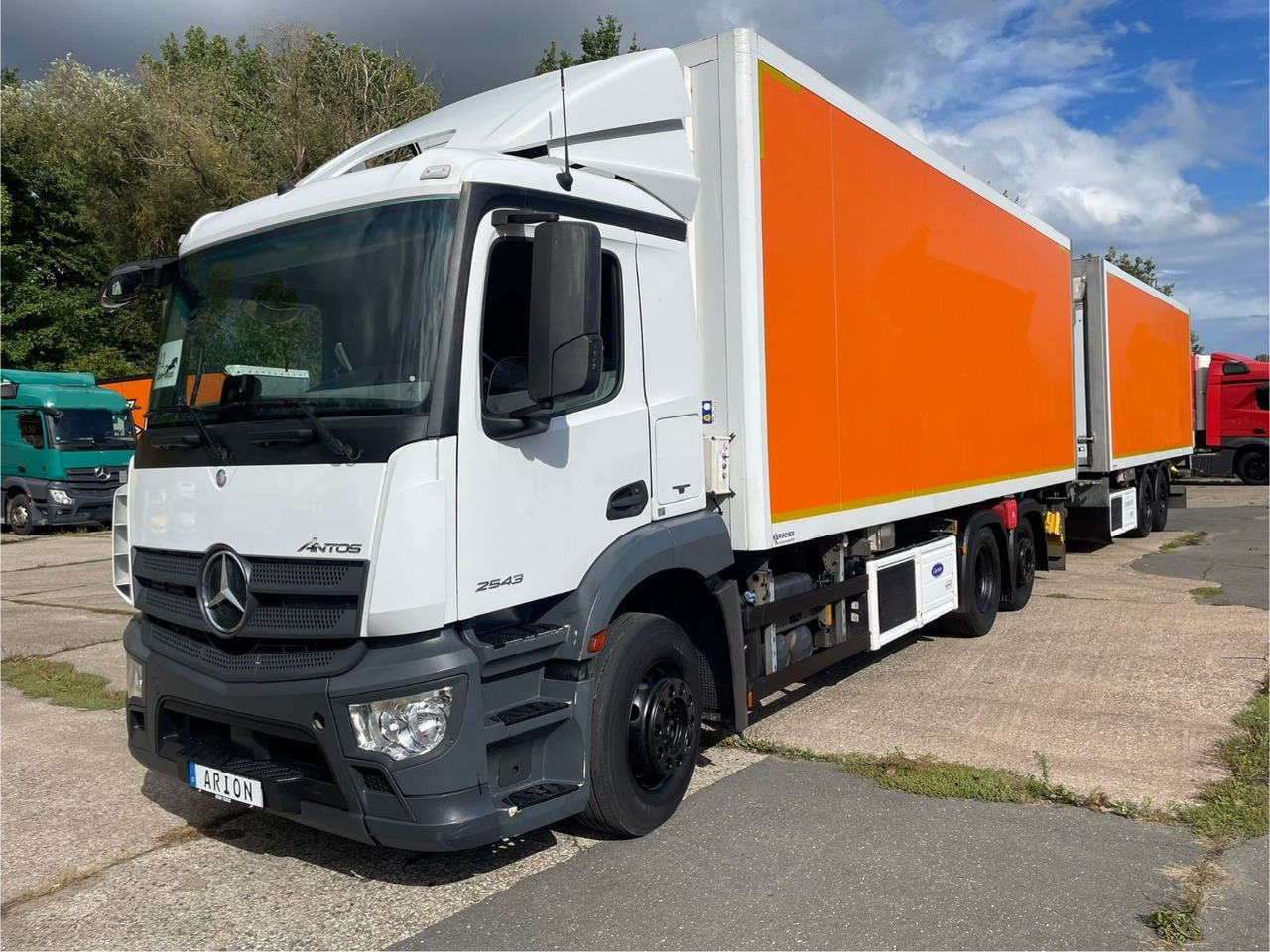 Mercedes-Benz Antos 2543 6x2 Kühlkoffer/CARRIER/NLA/LBW/AC/EU6 - Camion frigorifique: photos 3 Mercedes-Benz Antos 2543 6x2 Kühlkoffer/CARRIER/NLA/LBW/AC/EU6 - Camion frigorifique: photos 3