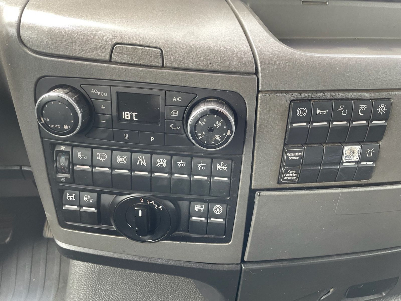 Tracteur routier MAN TGS 18.440 4x4H BLS Pritsche/Hydro/PTO/AC/EEV1: photos 11 Tracteur routier MAN TGS 18.440 4x4H BLS Pritsche/Hydro/PTO/AC/EEV1: photos 11