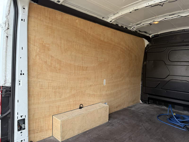 Fourgon utilitaire, Utilitaire électrique Ford E-Transit 390 75kWh 184PK Elektrisch 75kWh 334km WLTP BEV Snelladen L2H2 Climate Control Tacho Carplay Camera Stoelverwarming Parkeersensoren voor achter: photos 13 Fourgon utilitaire, Utilitaire électrique Ford E-Transit 390 75kWh 184PK Elektrisch 75kWh 334km WLTP BEV Snelladen L2H2 Climate Control Tacho Carplay Camera Stoelverwarming Parkeersensoren voor achter: photos 13