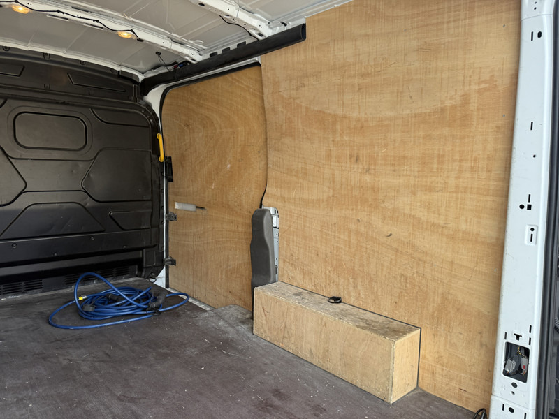Fourgon utilitaire, Utilitaire électrique Ford E-Transit 390 75kWh 184PK Elektrisch 75kWh 334km WLTP BEV Snelladen L2H2 Climate Control Tacho Carplay Camera Stoelverwarming Parkeersensoren voor achter: photos 15 Fourgon utilitaire, Utilitaire électrique Ford E-Transit 390 75kWh 184PK Elektrisch 75kWh 334km WLTP BEV Snelladen L2H2 Climate Control Tacho Carplay Camera Stoelverwarming Parkeersensoren voor achter: photos 15