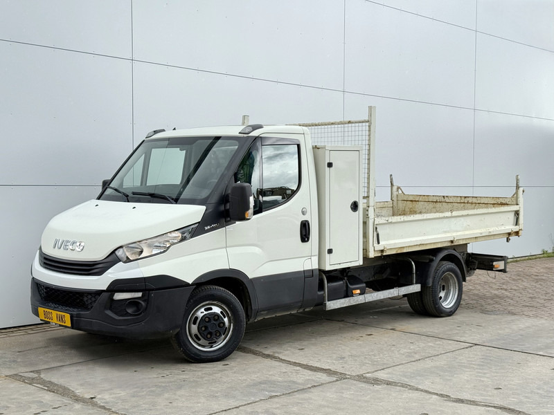 Iveco Daily 35C12 2.3 Kipper Dubbellucht 3.5t Trekhaak Airco Cruise Control Lucht geveerde stoel - Véhicule utilitaire benne: photos 2 Iveco Daily 35C12 2.3 Kipper Dubbellucht 3.5t Trekhaak Airco Cruise Control Lucht geveerde stoel - Véhicule utilitaire benne: photos 2