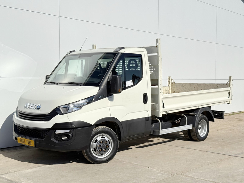 Iveco Daily 35C12 2.3 Kipper Dubbellucht Trekhaak Airco Cruise Control Lucht Geveerde Stoel - Véhicule utilitaire benne: photos 2 Iveco Daily 35C12 2.3 Kipper Dubbellucht Trekhaak Airco Cruise Control Lucht Geveerde Stoel - Véhicule utilitaire benne: photos 2