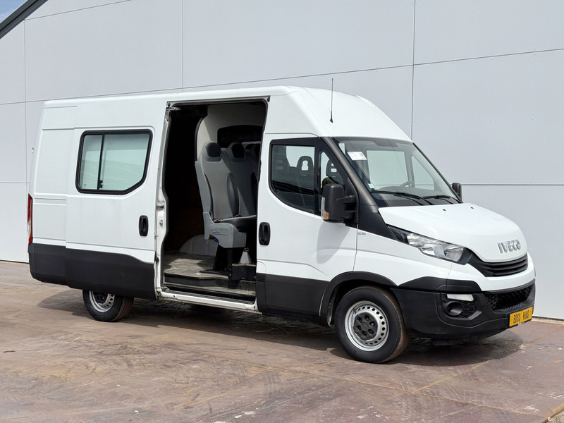 Iveco Daily 35S14 2.3 L2H2 Dubbele Cabine 7 Stoelen Airco Cruise Control Trekhaak 3.5t Lucht geveerde stoel - Fourgon utilitaire, Utilitaire double cabine: photos 5 Iveco Daily 35S14 2.3 L2H2 Dubbele Cabine 7 Stoelen Airco Cruise Control Trekhaak 3.5t Lucht geveerde stoel - Fourgon utilitaire, Utilitaire double cabine: photos 5