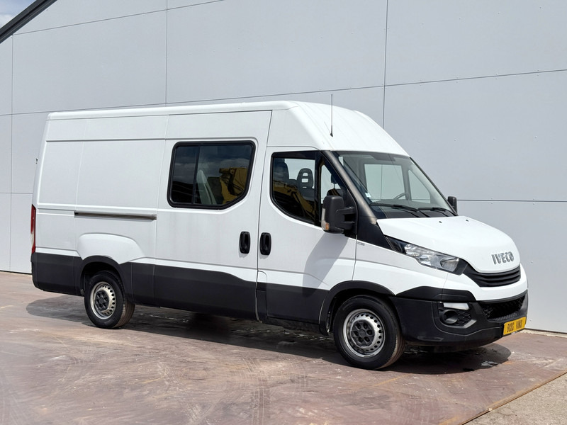 Iveco Daily 35S14 2.3 L2H2 Dubbele Cabine 7 Stoelen Airco Cruise Control Trekhaak 3.5t Lucht geveerde stoel - Fourgon utilitaire, Utilitaire double cabine: photos 4 Iveco Daily 35S14 2.3 L2H2 Dubbele Cabine 7 Stoelen Airco Cruise Control Trekhaak 3.5t Lucht geveerde stoel - Fourgon utilitaire, Utilitaire double cabine: photos 4