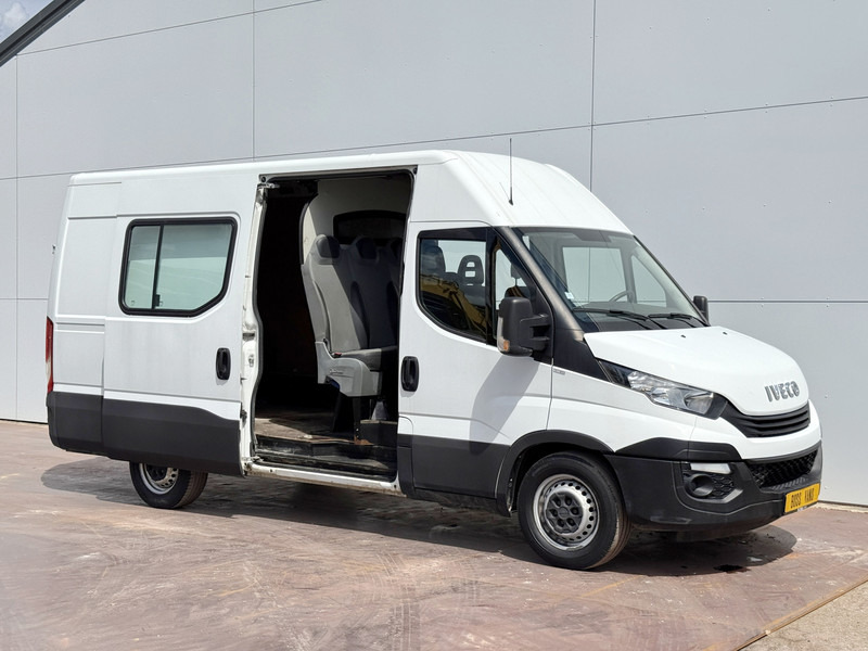 Iveco Daily 35S14 2.3 L2H2 Dubbele Cabine 7 Stoelen Airco Cruise Control Trekhaak 3.5t Lucht geveerde stoel - Fourgon utilitaire, Utilitaire double cabine: photos 5 Iveco Daily 35S14 2.3 L2H2 Dubbele Cabine 7 Stoelen Airco Cruise Control Trekhaak 3.5t Lucht geveerde stoel - Fourgon utilitaire, Utilitaire double cabine: photos 5