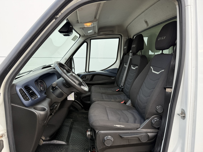 Iveco Daily 35S18 3.0 Laadklep Automaat LED Climate Control Adaptieve Cruise Control Standkachel Camera Navigatie - Fourgon: photos 5 Iveco Daily 35S18 3.0 Laadklep Automaat LED Climate Control Adaptieve Cruise Control Standkachel Camera Navigatie - Fourgon: photos 5