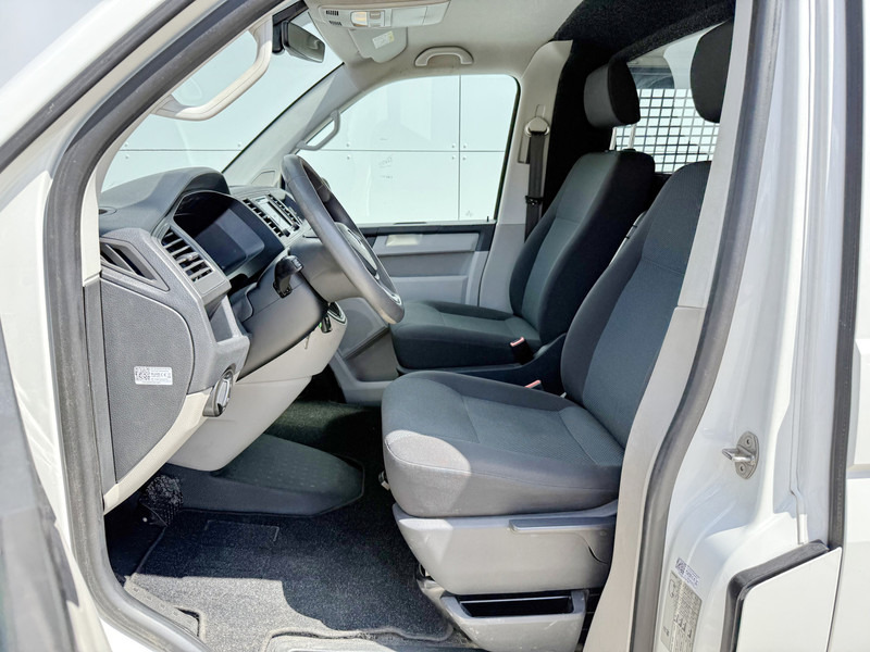 Fourgonnette Volkswagen Transporter 2.0 TDI 150pk L2H1 Automaat 2x Schuif Trekhaak Navigatie Apple / Android Carplay APK 03-26: photos 8