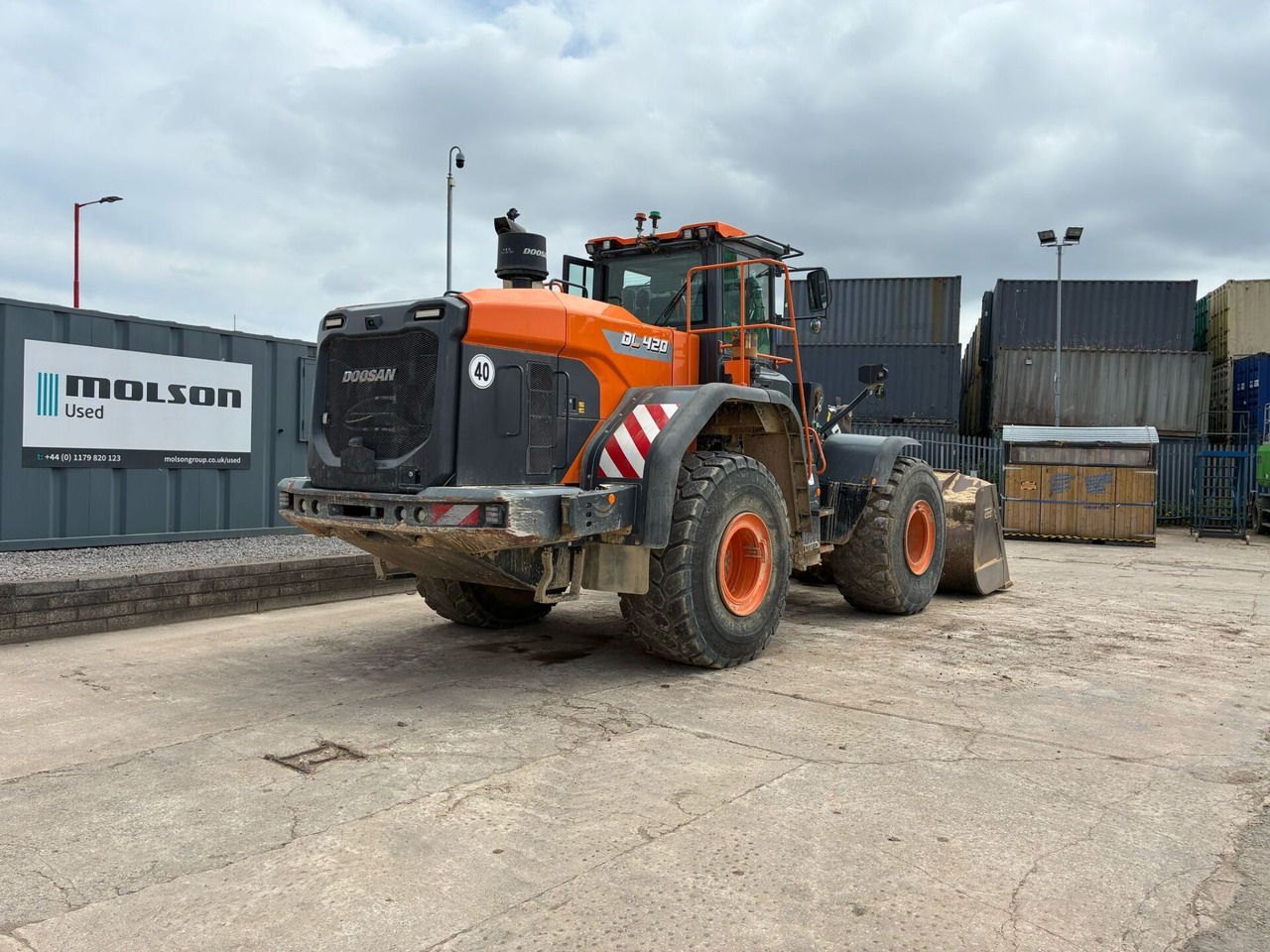 Doosan DL420 - Chargeuse sur pneus: photos 5 Doosan DL420 - Chargeuse sur pneus: photos 5