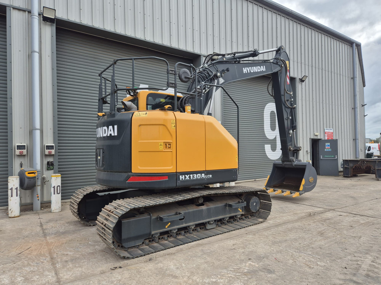 Hyundai HX130ALCR - Pelle sur chenille: photos 5 Hyundai HX130ALCR - Pelle sur chenille: photos 5