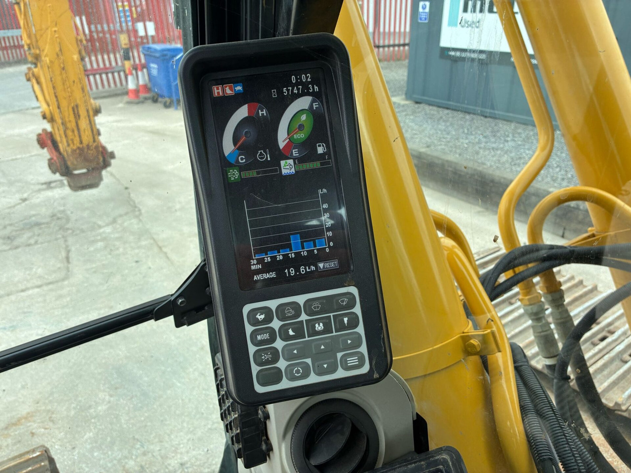 Pelle sur chenille Kobelco SK350LC-10E: photos 20